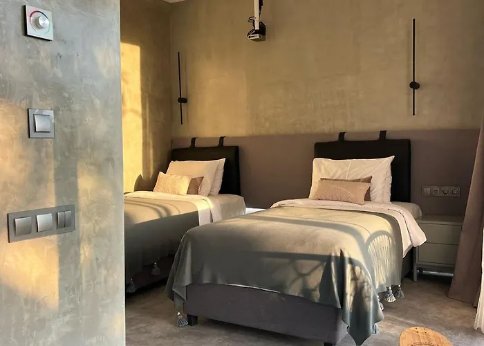 Unit Space Village Hotel 4*
